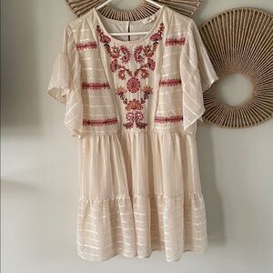 Women’s Entro Cream Embroidered Flutter-Sleeve Dress Size Small